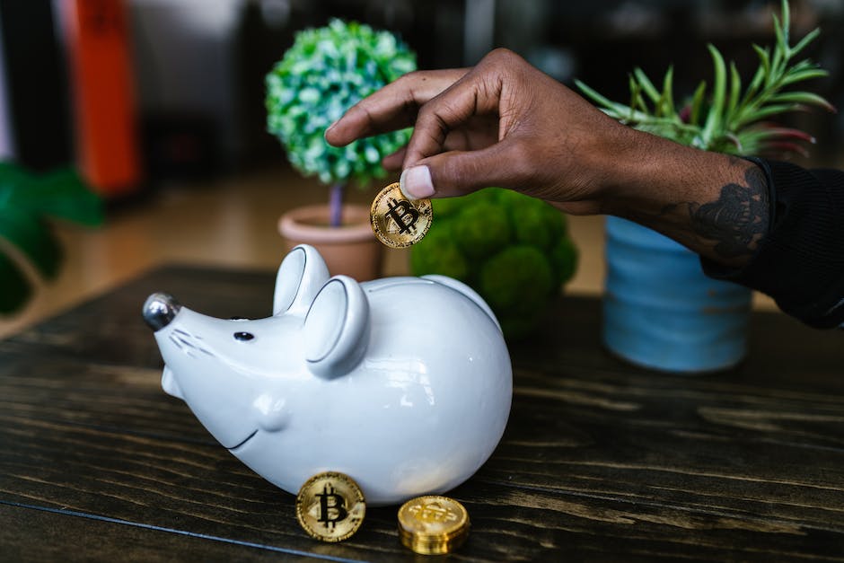 A person holding a piggy bank, symbolizing late start retirement and the need for debt management